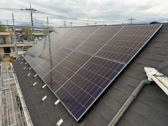 前橋市荒牧町E様の太陽光パネル設置事例の施工後の写真　ミヤケンソーラー