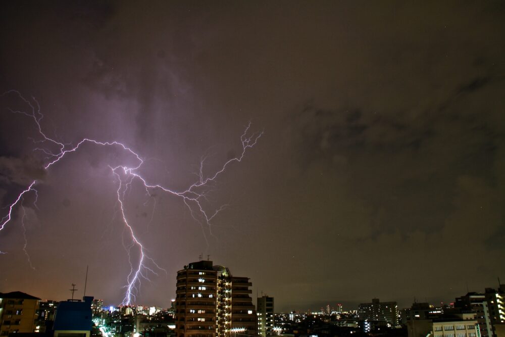 雷が心配だった方へ｜ご自宅の太陽光、今確認しておきませんか？